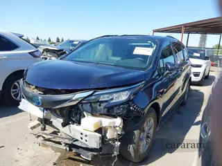 2023 Toyota Sienna XLE