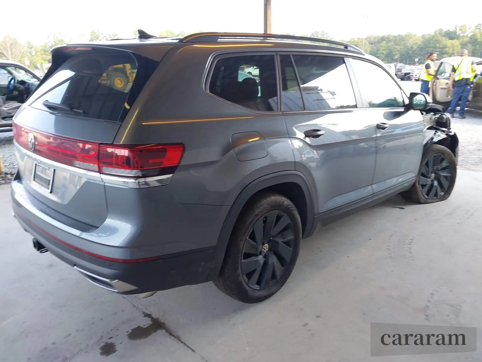 2025 Volkswagen Atlas SE