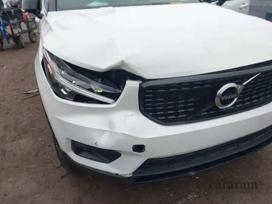 2020 Volvo XC40 R-Design