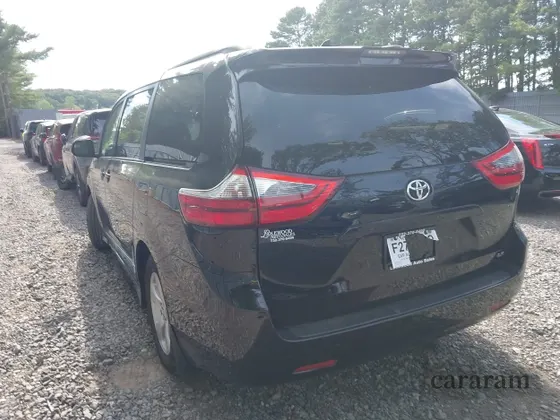 2020 Toyota Sienna LE