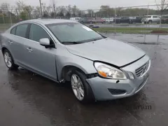 2013 Volvo S60 T6 R-Design Platinum