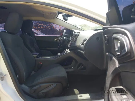 2016 Chrysler 200 Limited Platinum
