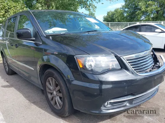 2016 Chrysler Town & Country S