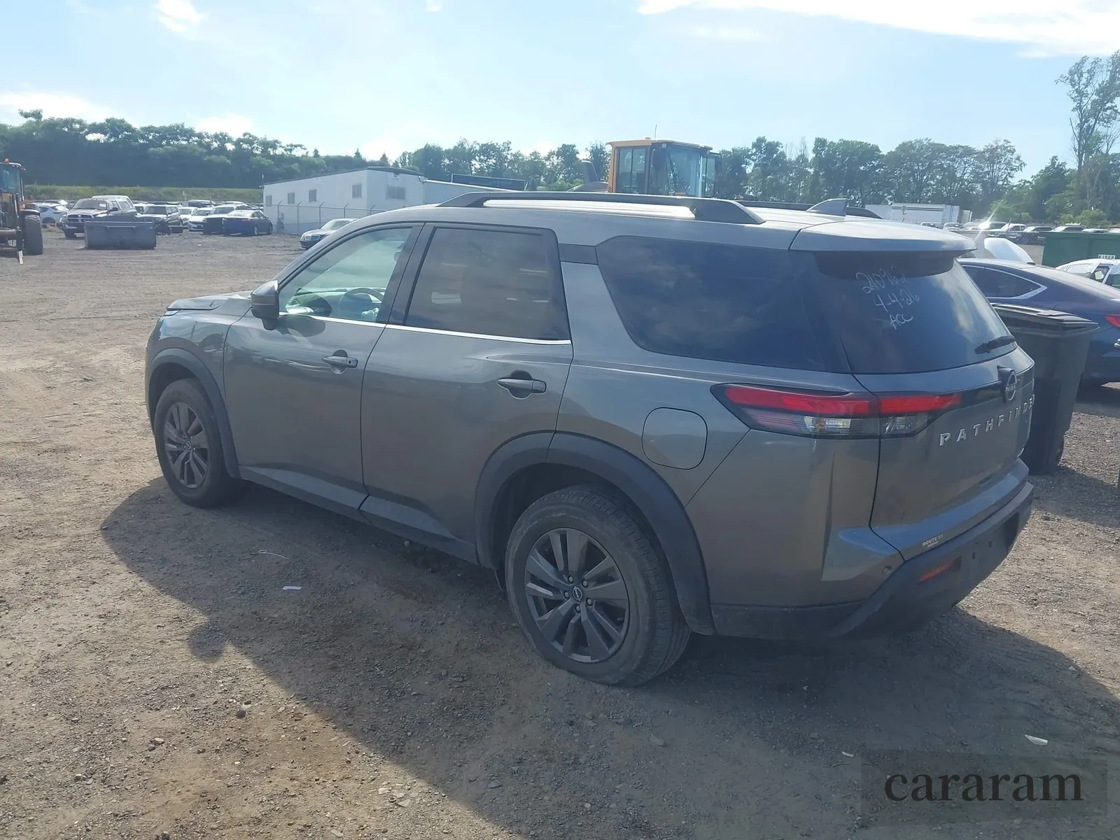 2022 Nissan Pathfinder SV