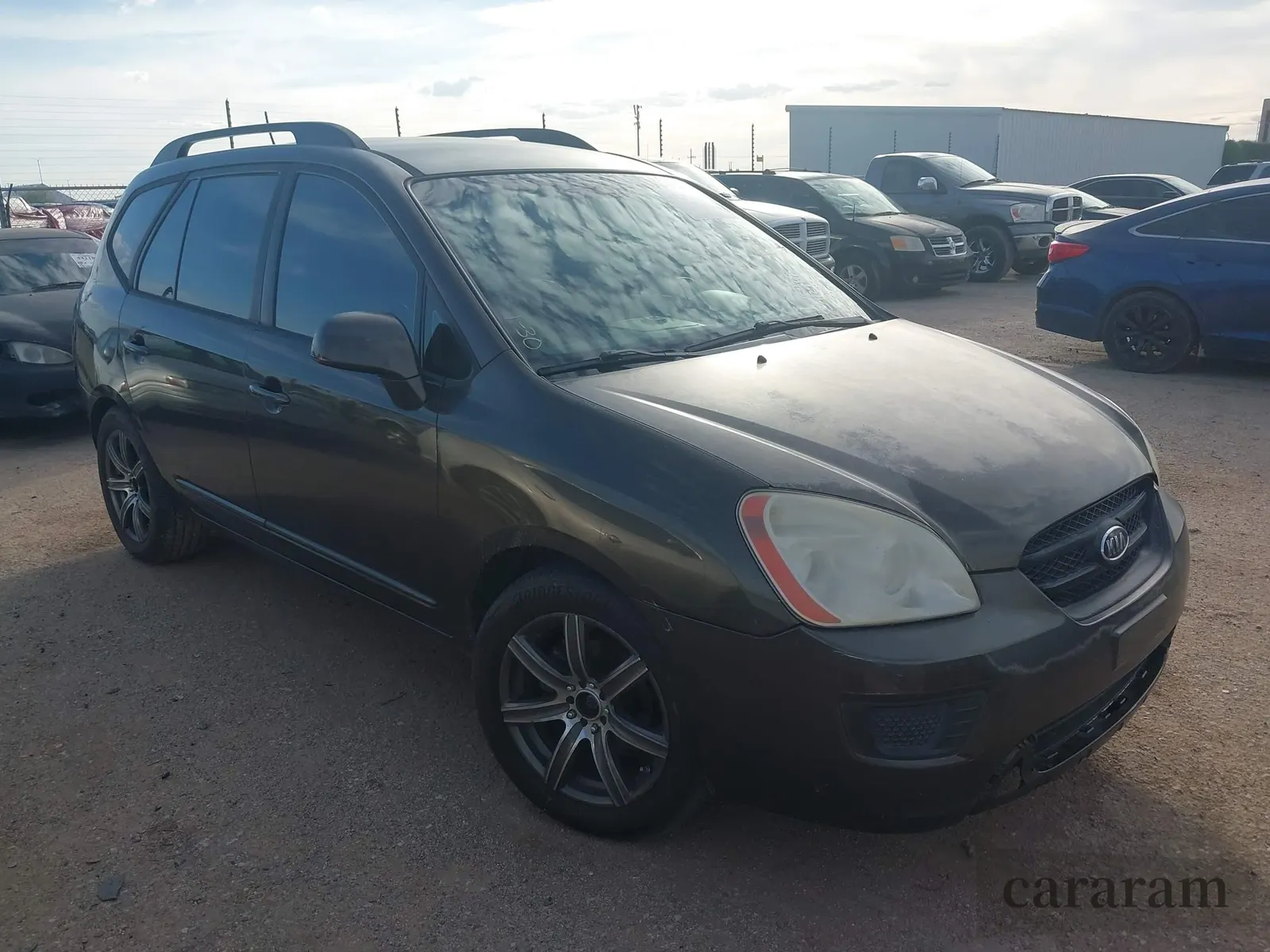 2009 Kia Rondo LX