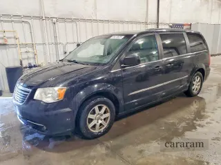 2012 Chrysler Town & Country Touring