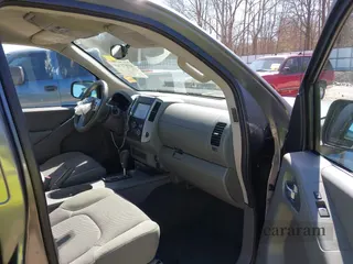 2020 Nissan Frontier SV