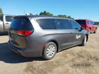 2020 Chrysler Voyager L
