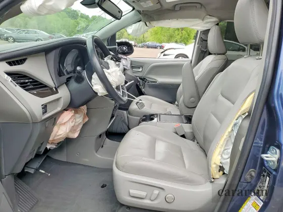 2020 Toyota Sienna XLE