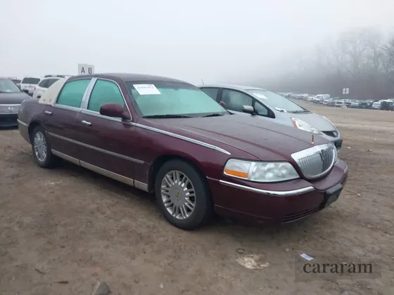2006 Lincoln Town Car Designer Series