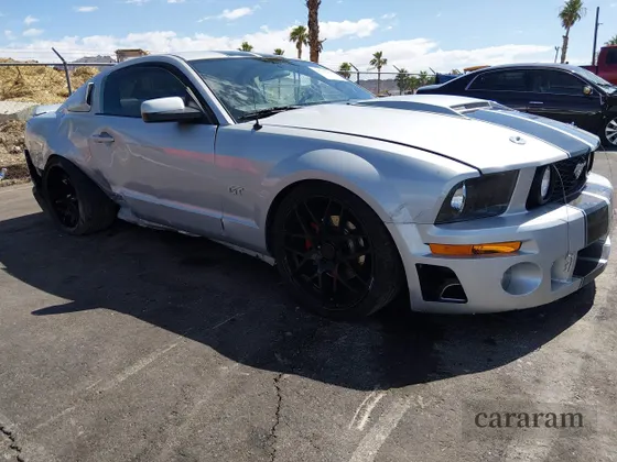 2006 Ford Mustang GT Deluxe