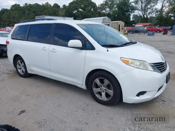 2014 Toyota Sienna LE AAS
