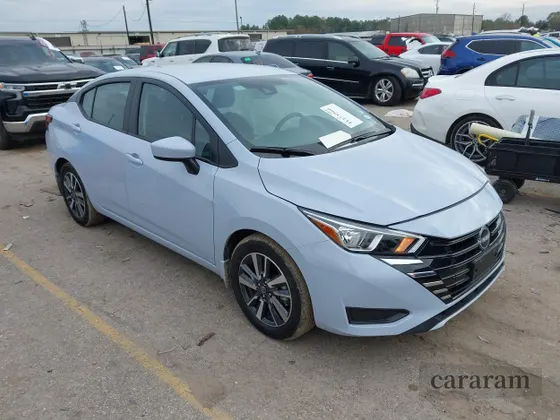 2024 Nissan Versa SV