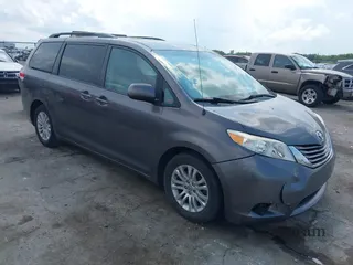 2012 Toyota Sienna XLE AAS
