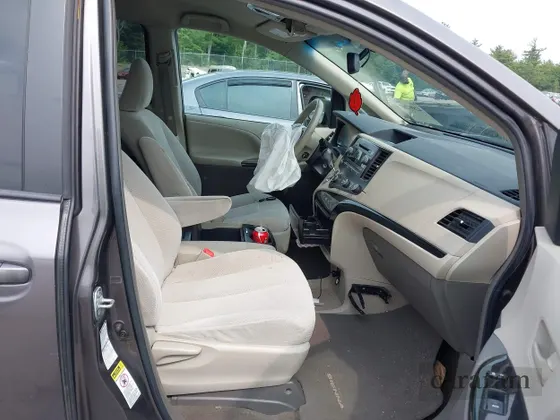 2012 Toyota Sienna LE