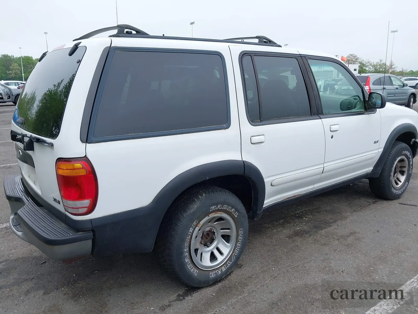 2001 Ford Explorer XLS