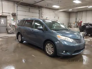 2014 Toyota Sienna XLE