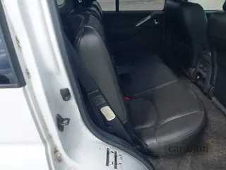 2009 Nissan Pathfinder SE