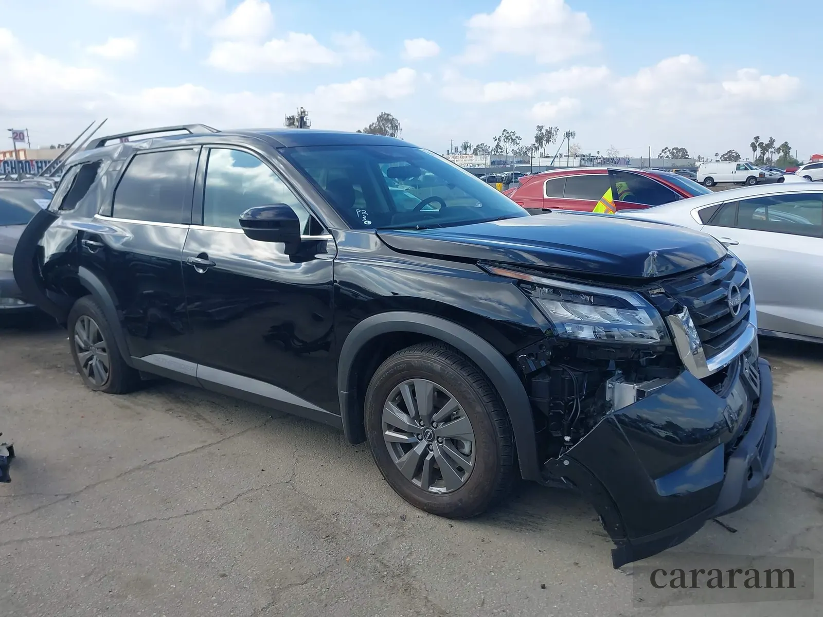 2024 Nissan Pathfinder SV