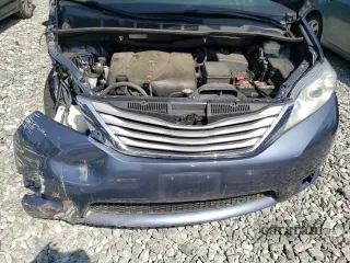 2017 Toyota Sienna XLE Auto Access Seat