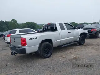 2005 Dodge Dakota ST