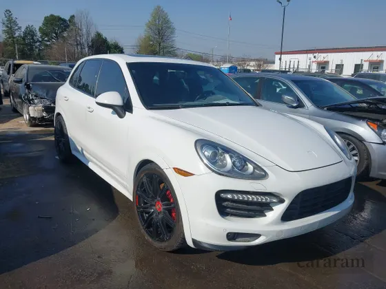 2013 Porsche Cayenne GTS