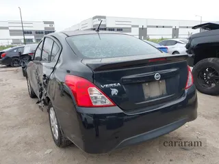2016 Nissan Versa SV