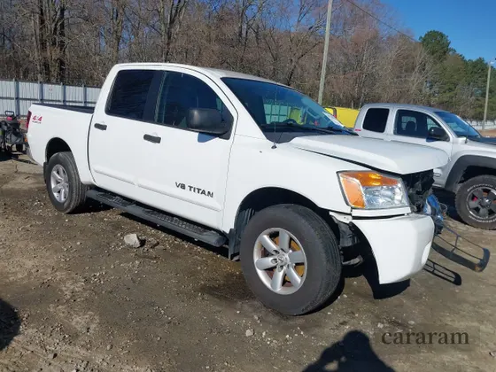 2013 Nissan Titan SV
