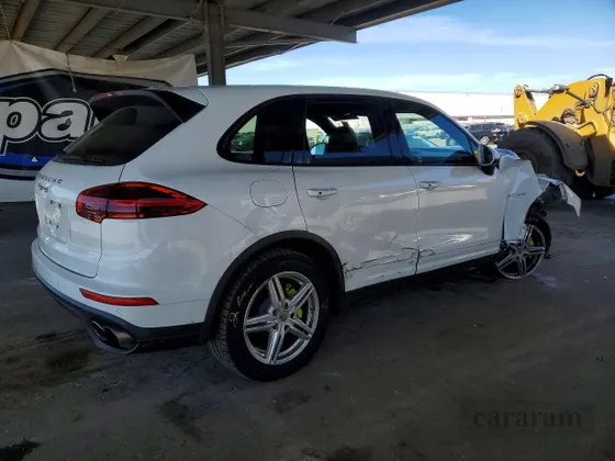 2016 Porsche Cayenne S E-Hybrid