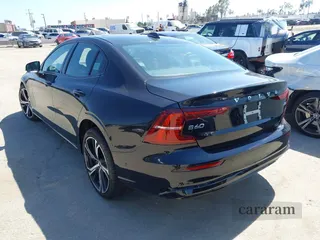 2024 Volvo S60 Plus Dark Theme