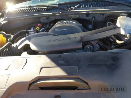 2004 Chevrolet Suburban LS