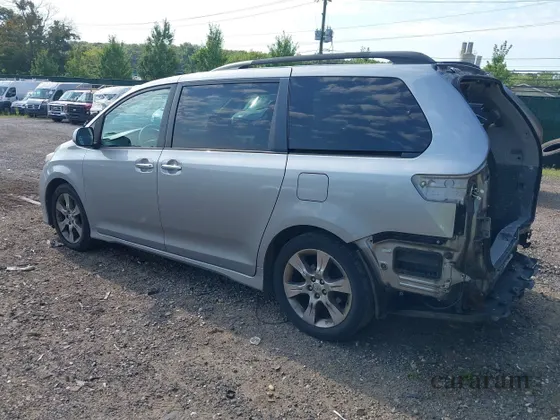 2013 Toyota Sienna SE