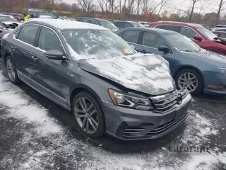 2017 Volkswagen Passat R-Line