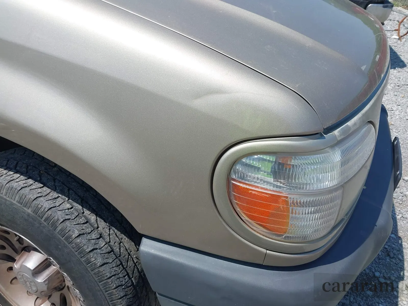 2000 Ford Explorer XLS