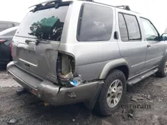 2001 Nissan Pathfinder SE