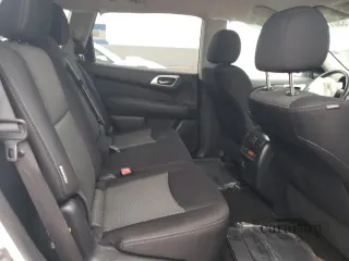 2018 Nissan Pathfinder SV