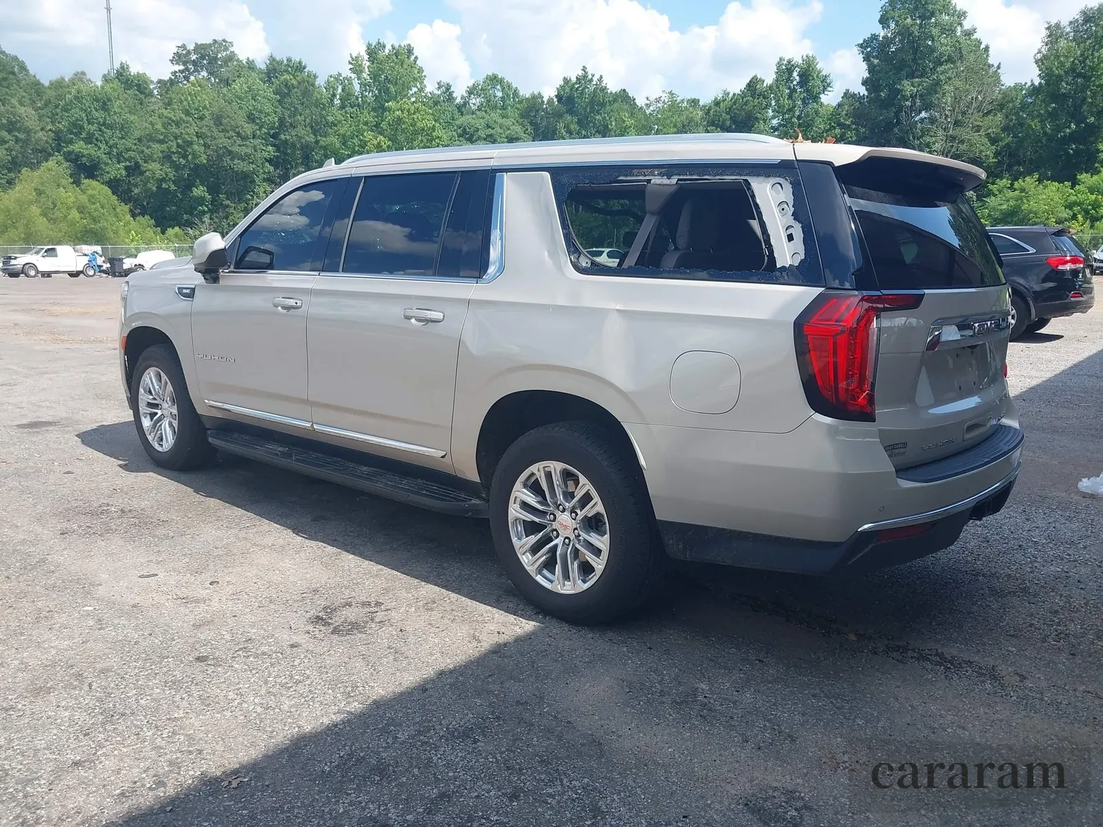 2023 GMC Yukon XL SLT