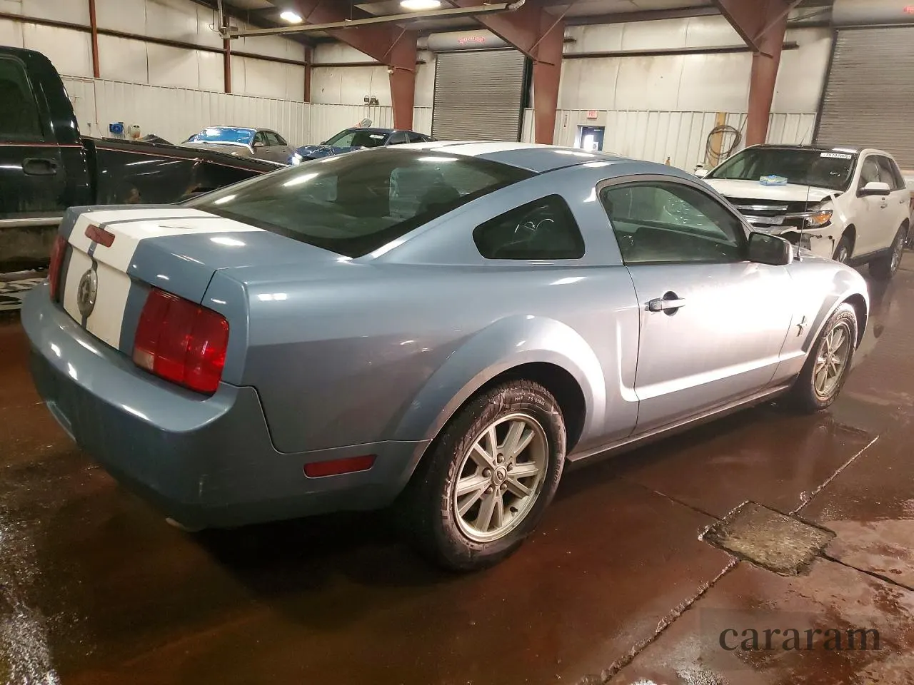 2005 Ford Mustang Deluxe