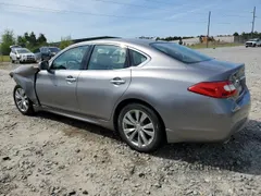 2013 Infiniti M