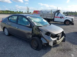 2013 Nissan Versa SV
