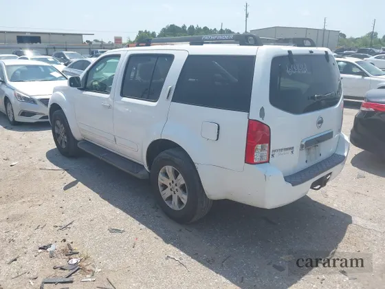 2007 Nissan Pathfinder LE