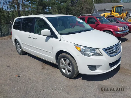 2010 Volkswagen Routan SEL