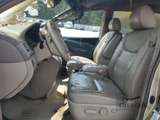 2005 Toyota Sienna XLE