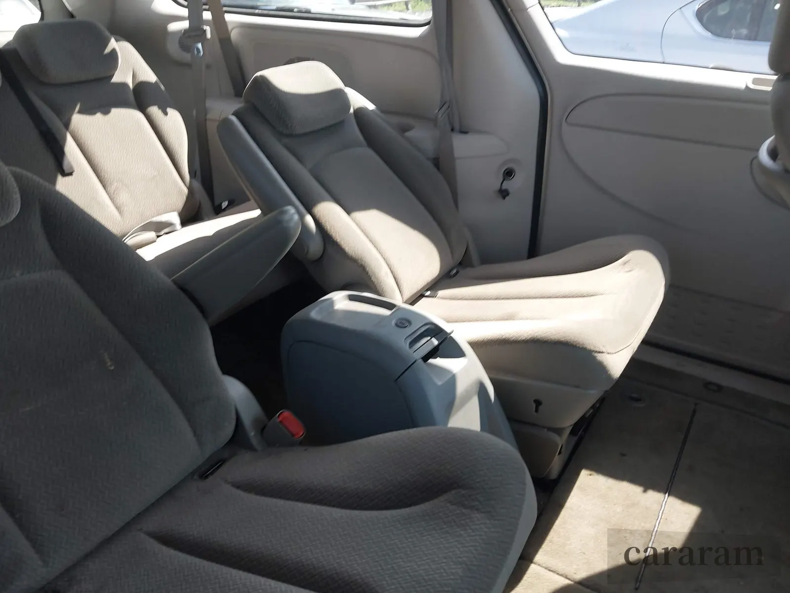 2005 Chrysler Town & Country Touring