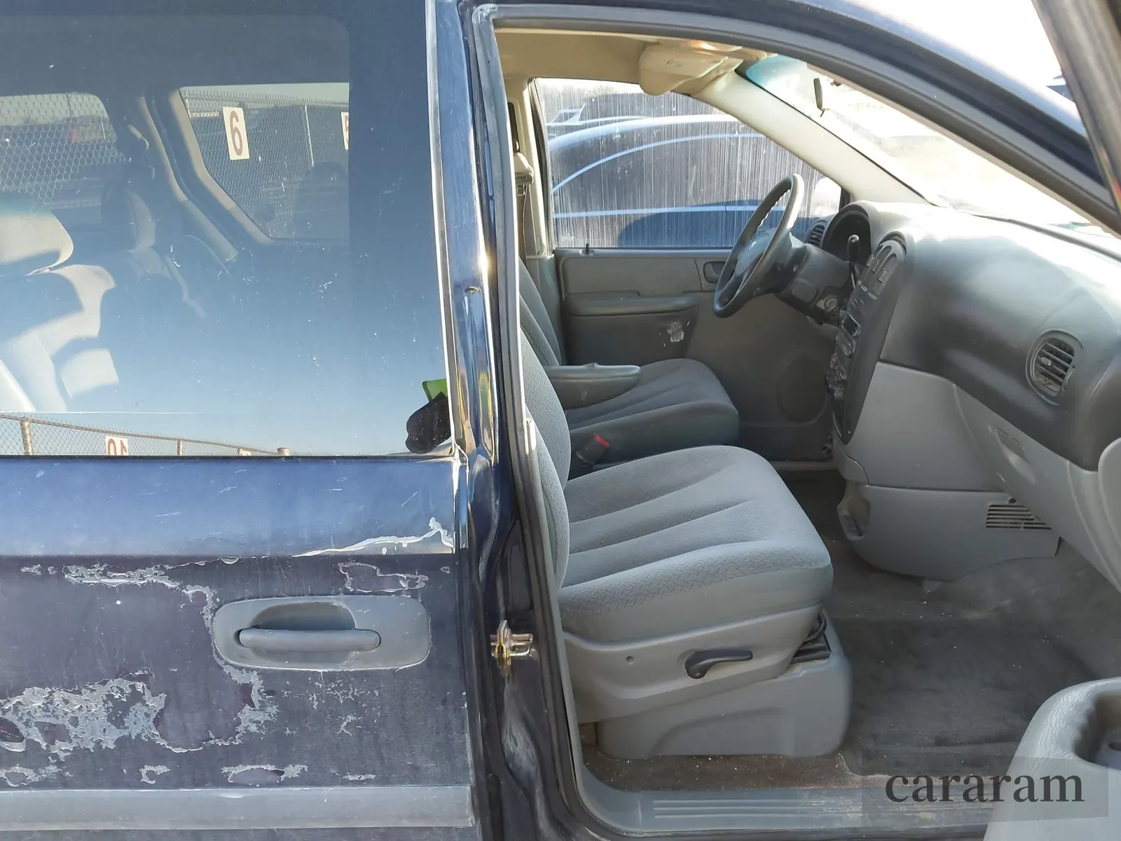 2005 Dodge Caravan SE