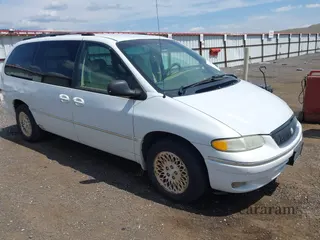1997 Chrysler Town & Country LXi