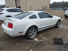 2005 Ford Mustang Deluxe