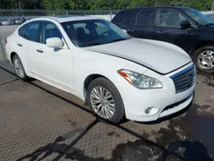 2013 Infiniti M