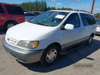 2002 Toyota Sienna LE