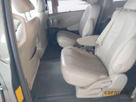 2012 Toyota Sienna XLE AAS
